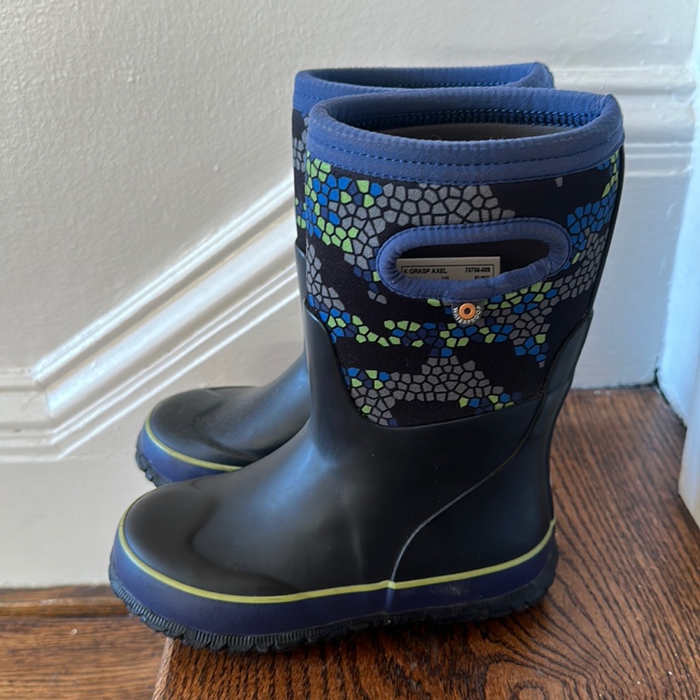 BOGS boys boots size 12